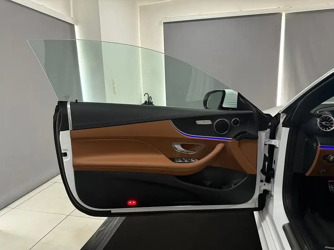Mercedes-Benz E 220 9G-TRONIC AMG Line - Thumbnail 14