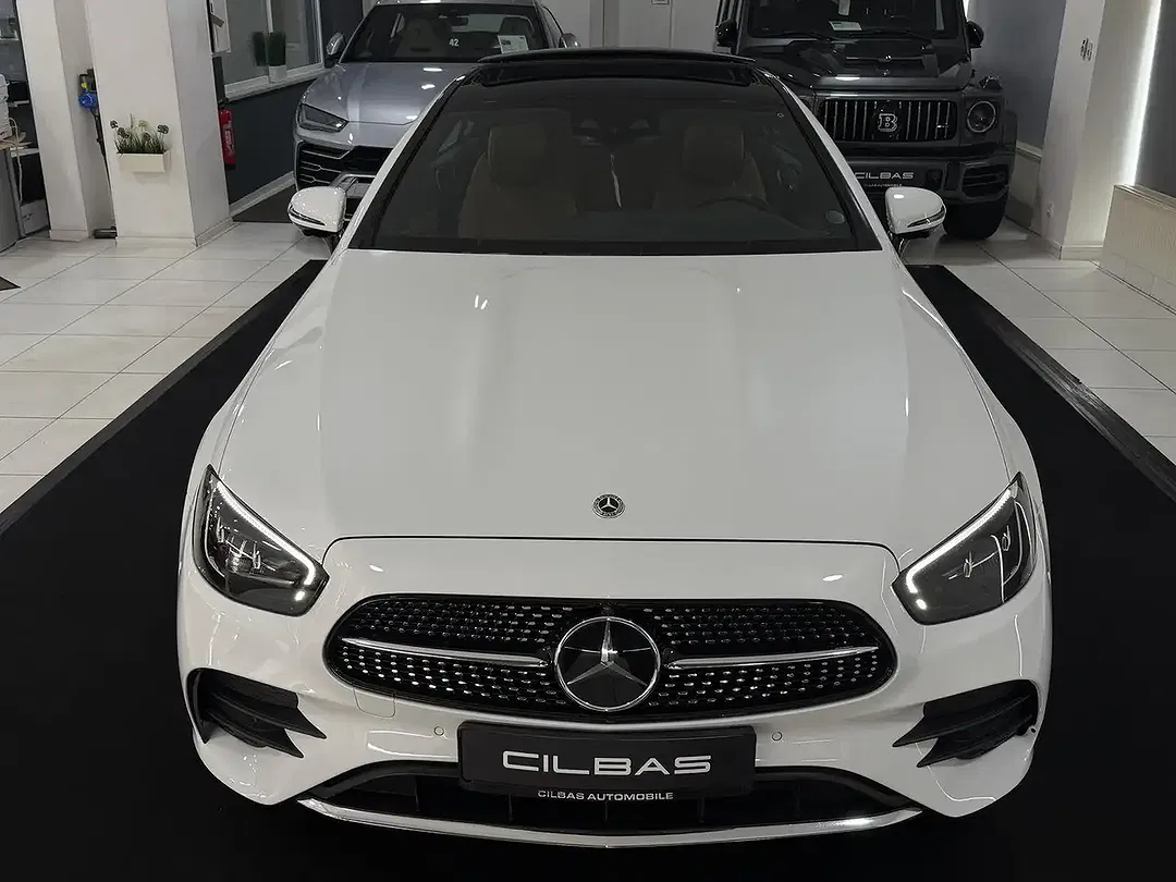 Mercedes-Benz E 220 9G-TRONIC AMG Line - Thumbnail 4