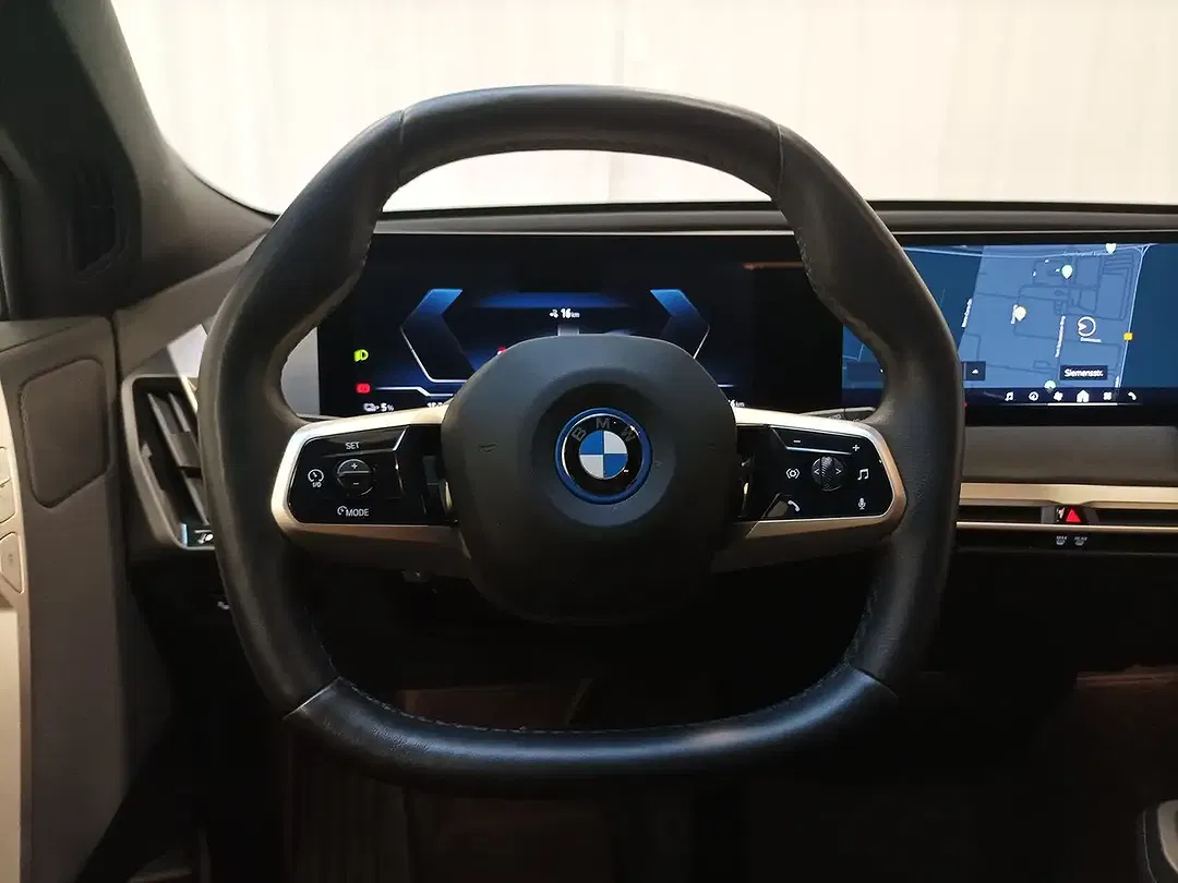 BMW iX xDrive - Thumbnail 6