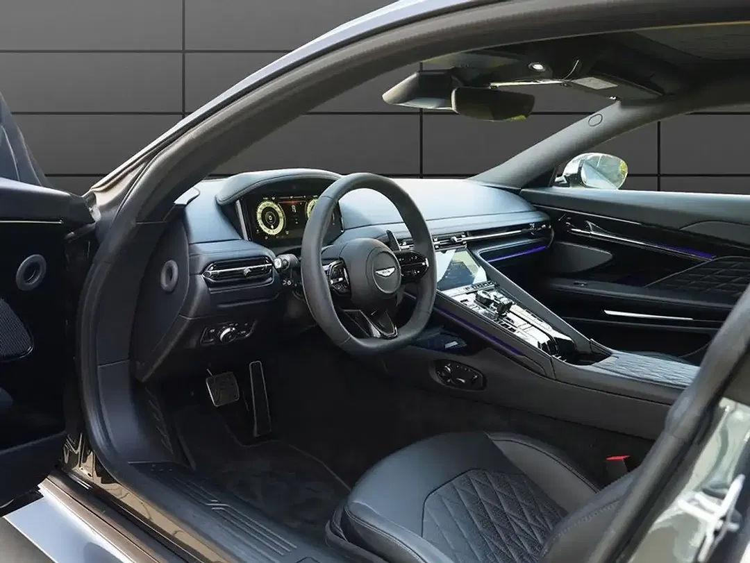 Aston Martin DB12 Coupe - Thumbnail 12