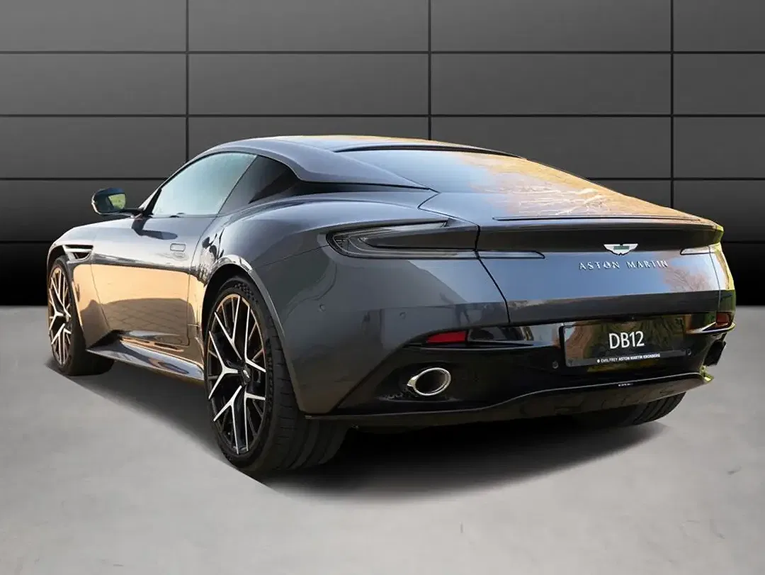 Aston Martin DB12 Coupe - foto 2