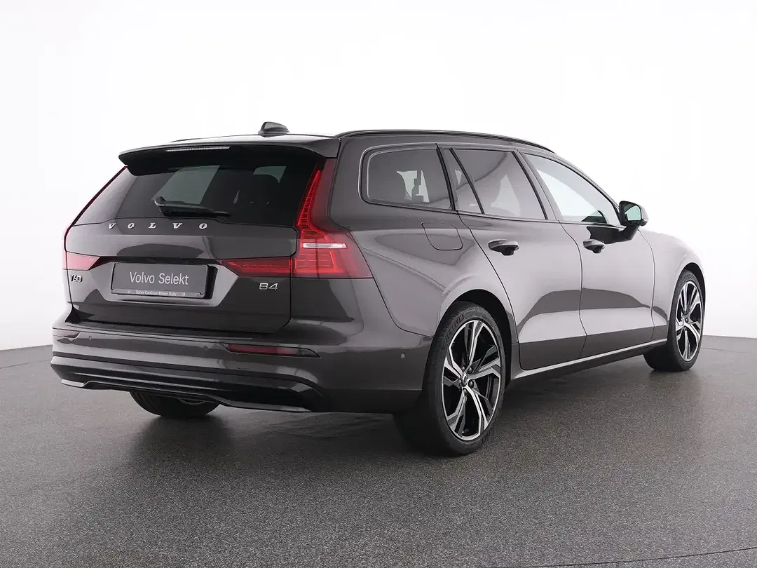 Volvo V60 B4 Plus Dark - Thumbnail 2