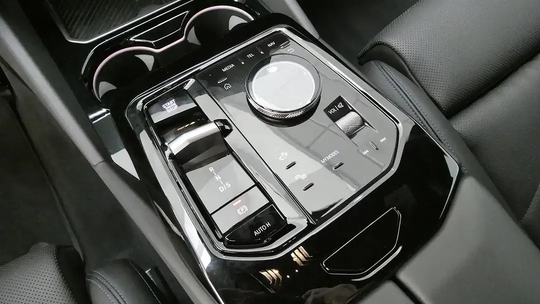 BMW 540 xDrive Pro - Thumbnail 14