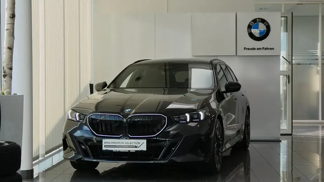 BMW 540 xDrive Pro - Thumbnail 2
