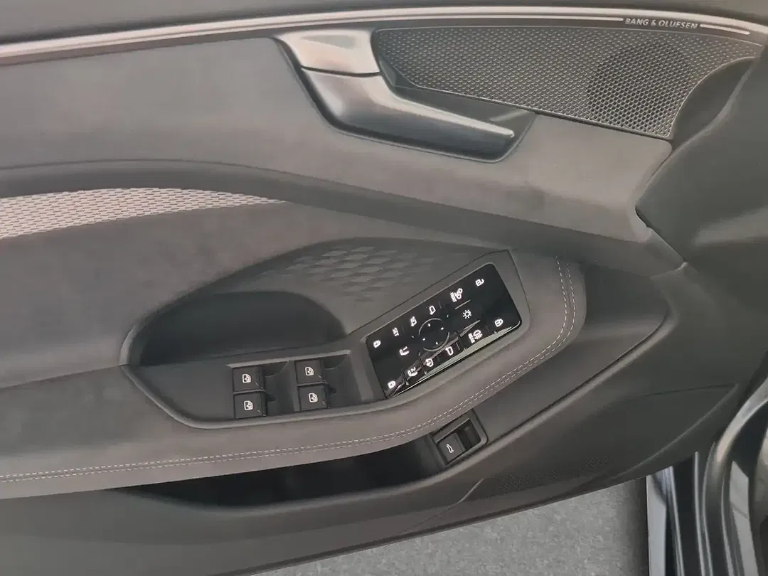 Audi A6 quattro Edition One - Thumbnail 14
