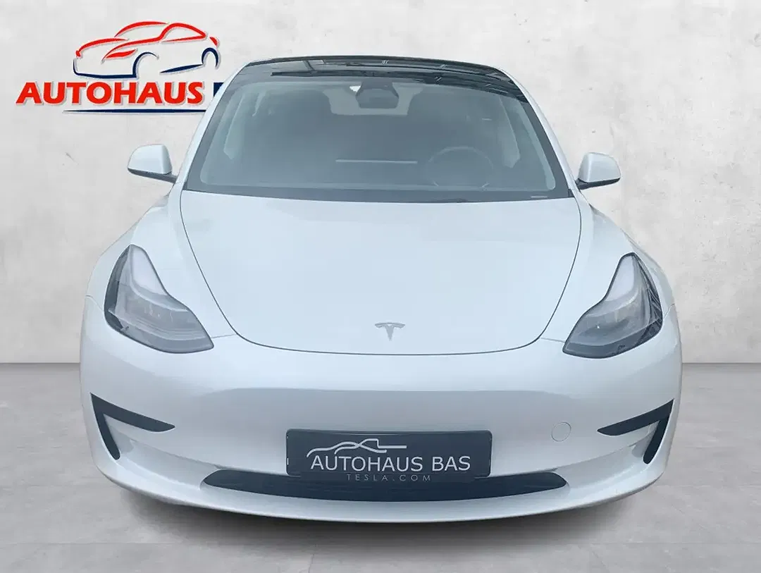 Tesla Model 3 Standard Range - foto 2