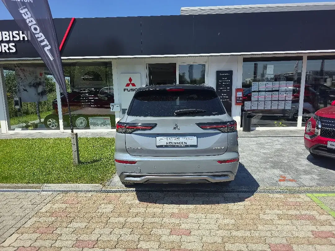 Mitsubishi Outlander 2.4 PHEV Diamant Top - Thumbnail 12