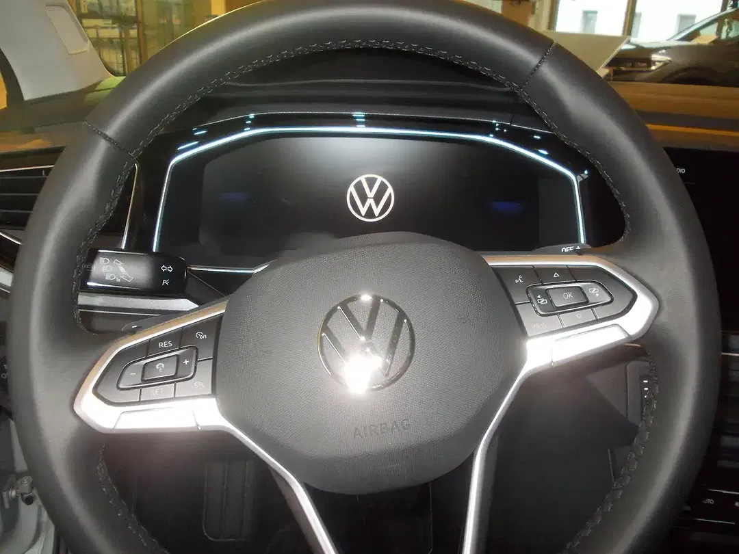 Volkswagen Polo - Thumbnail 9