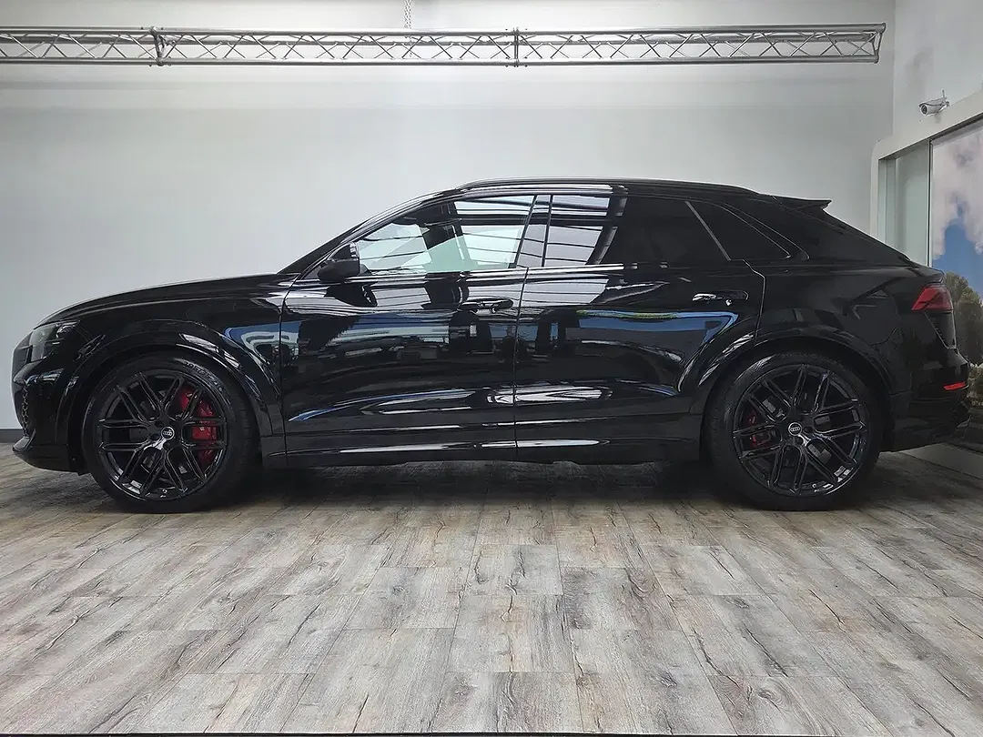 Audi RS Q8 - Thumbnail 3