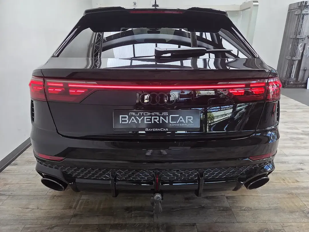 Audi RS Q8 - Thumbnail 37