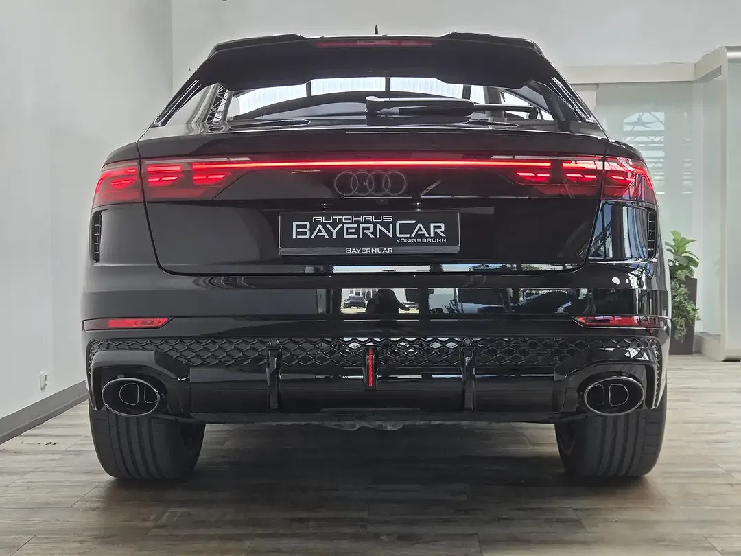 Audi RS Q8 - Thumbnail 5