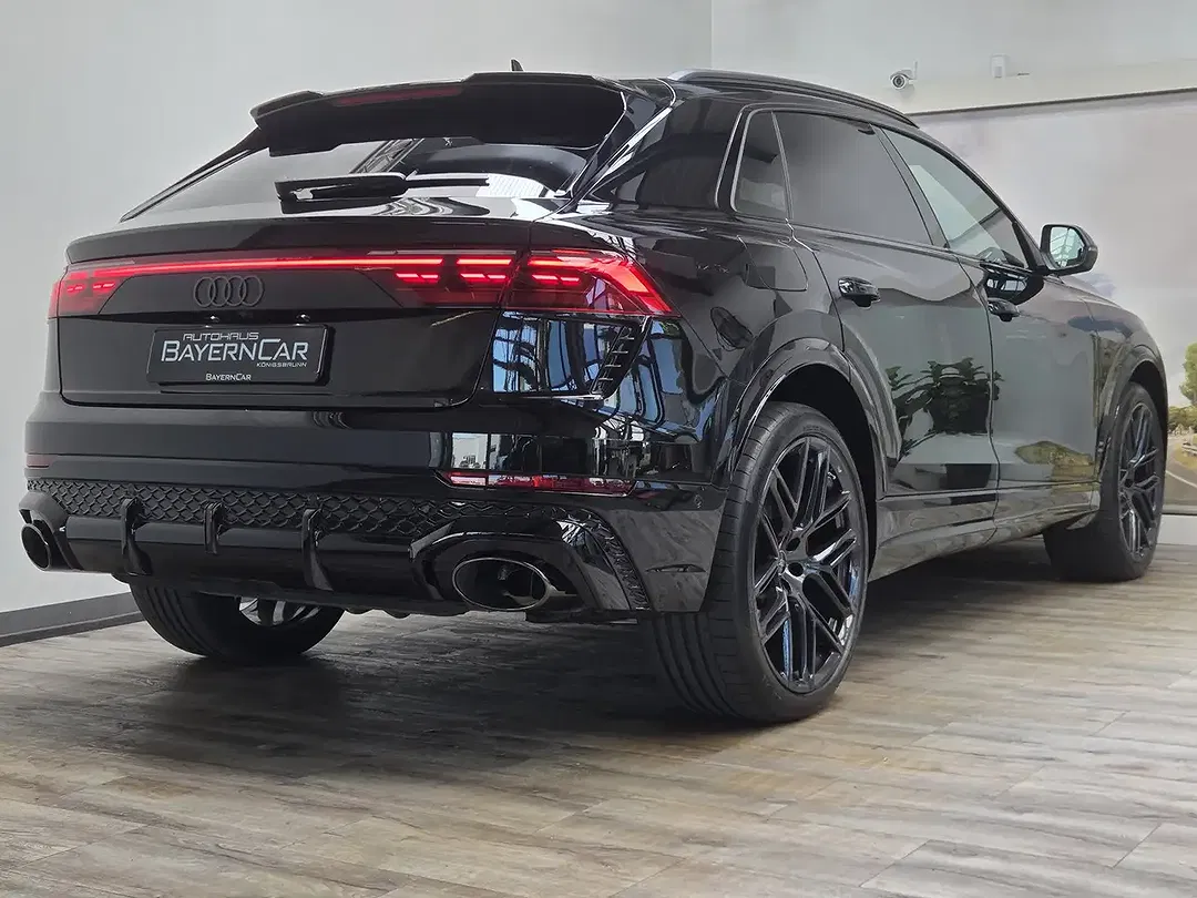 Audi RS Q8 - Thumbnail 6