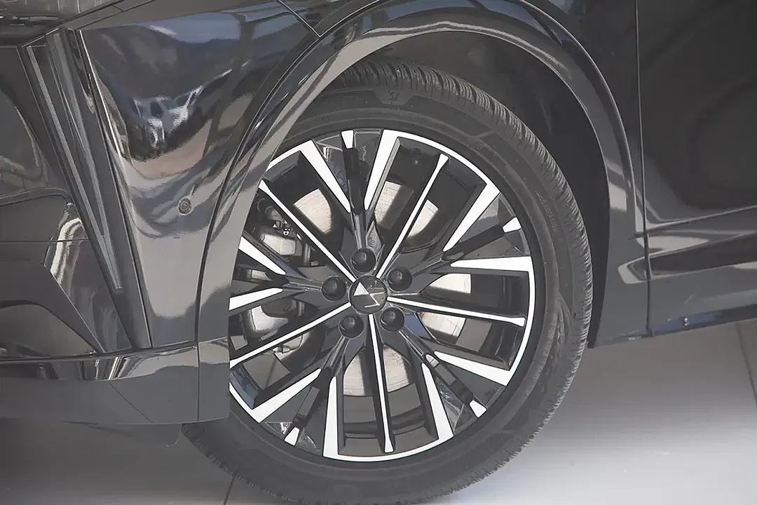 DS Automobiles N°8 - Thumbnail 4