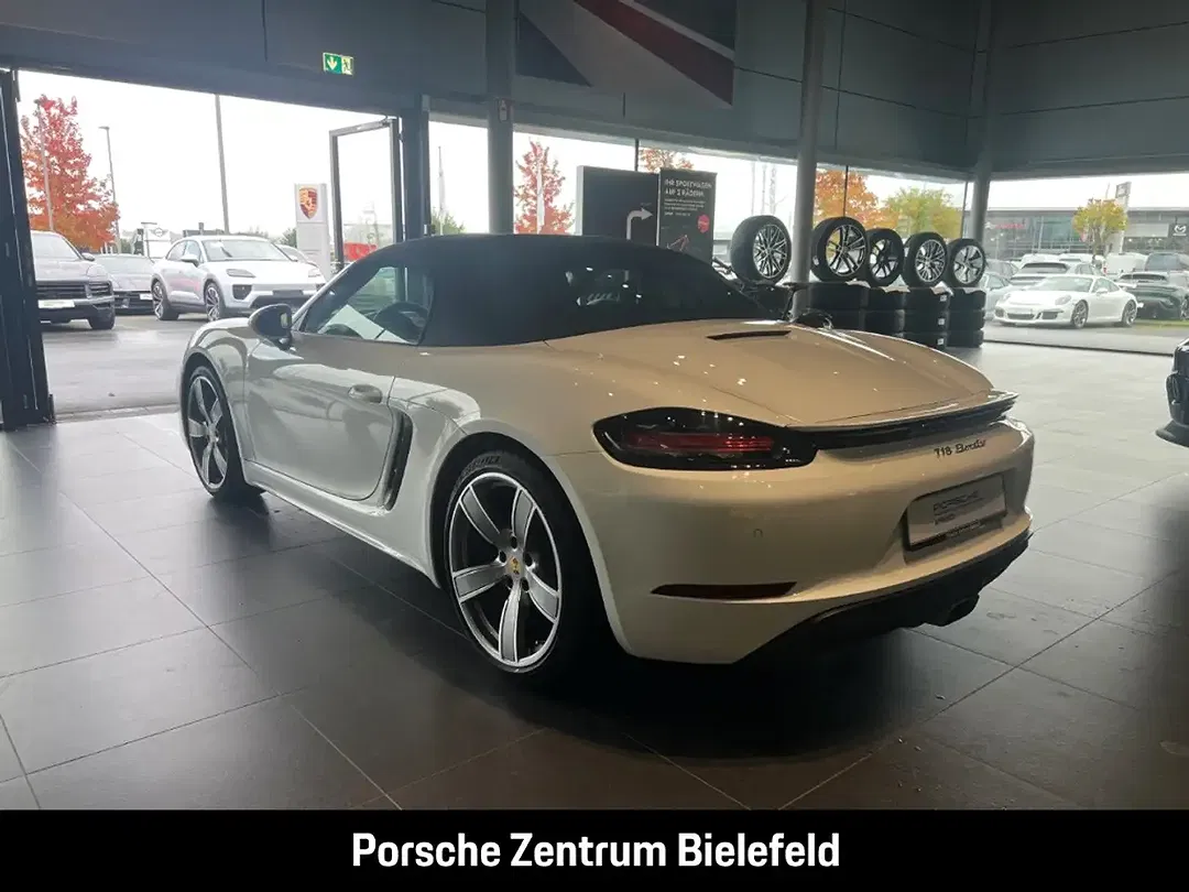 Porsche Boxster - Thumbnail 3