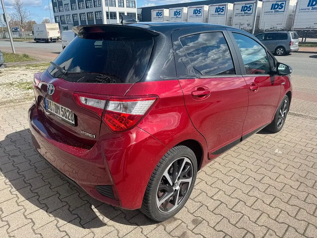 Toyota Yaris Hybrid Style Selection - Thumbnail 3