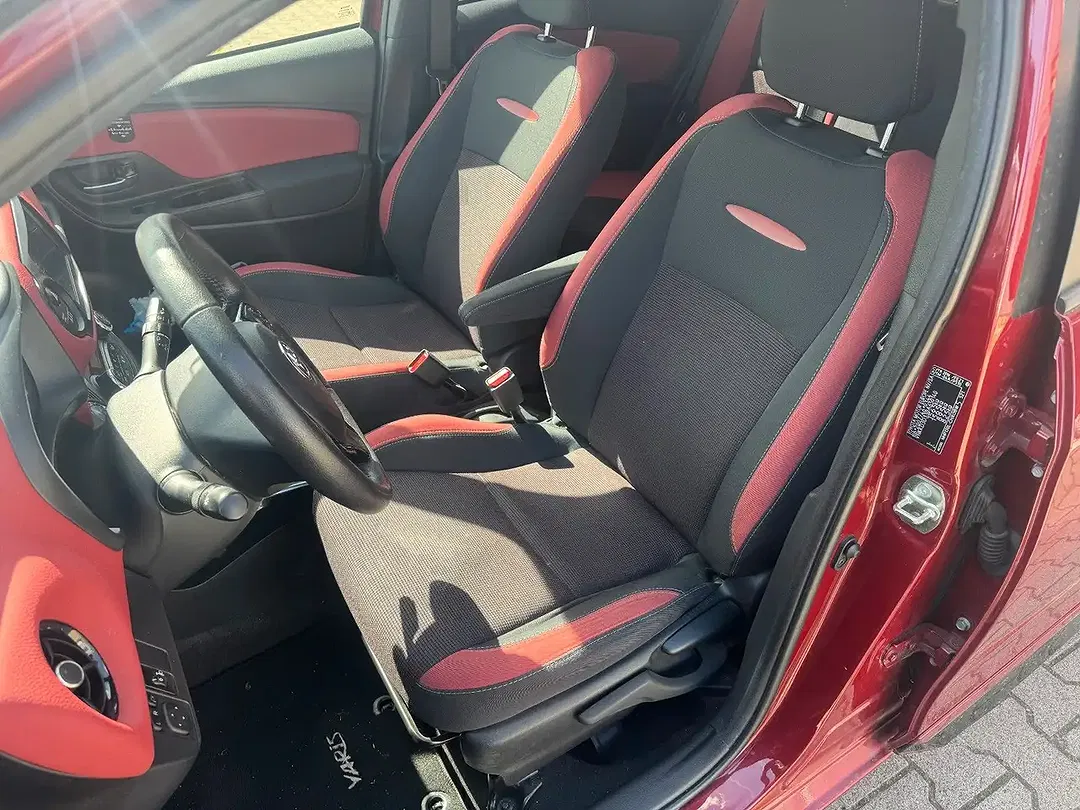 Toyota Yaris Hybrid Style Selection - Thumbnail 6