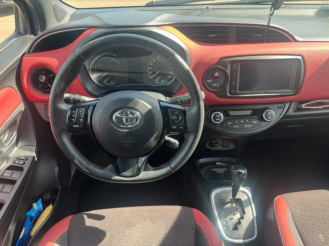 Toyota Yaris Hybrid Style Selection - Thumbnail 9