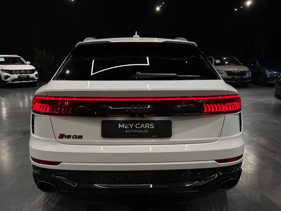 Audi RS Q8 quattro - Thumbnail 11
