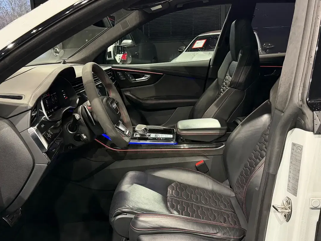 Audi RS Q8 quattro - foto 15