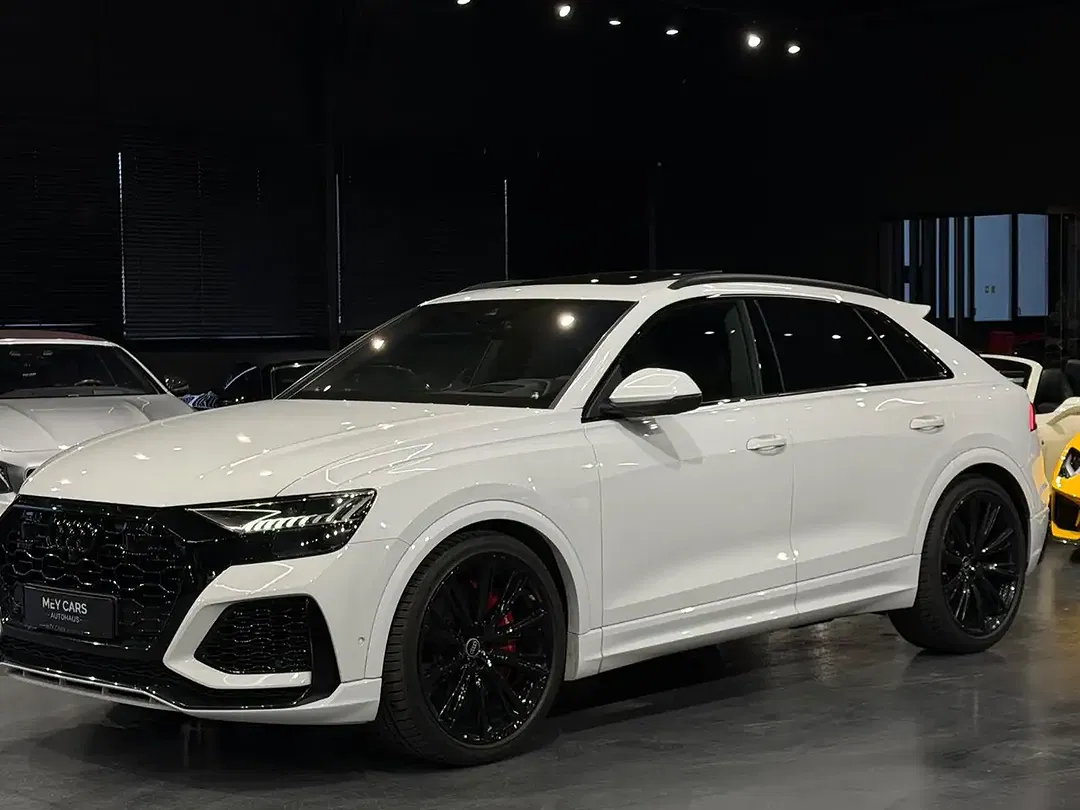 Audi RS Q8 quattro - Thumbnail 3