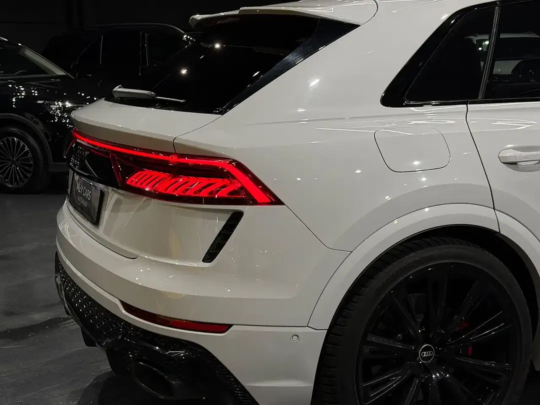 Audi RS Q8 quattro - Thumbnail 9