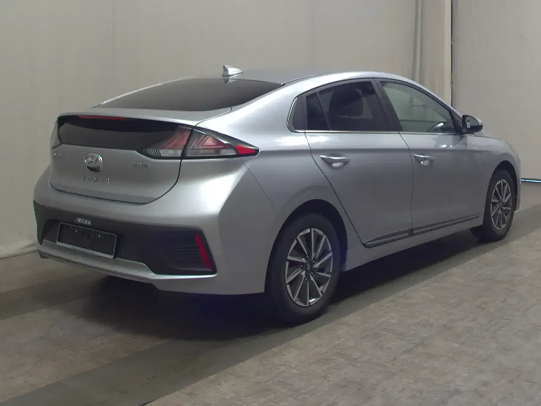 Hyundai IONIQ Style - Thumbnail 3