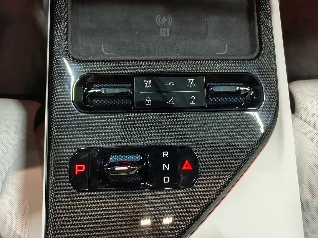 Lotus Emeya R - Thumbnail 12