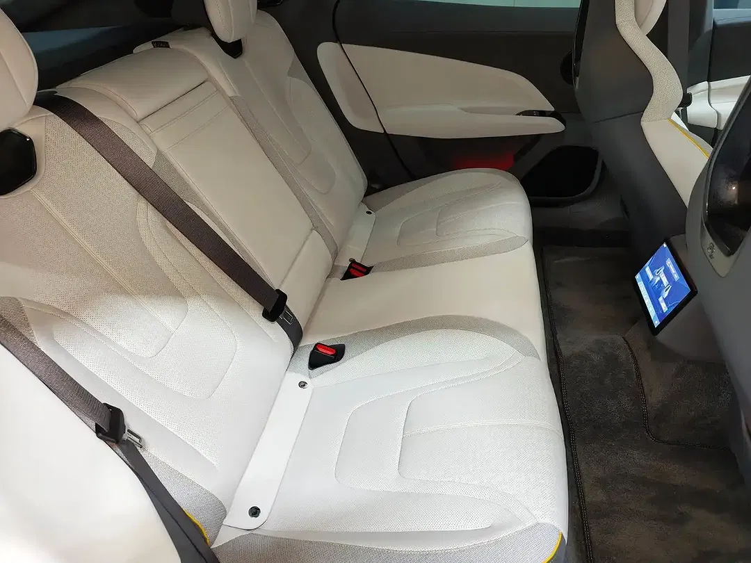 Lotus Emeya R - Thumbnail 5