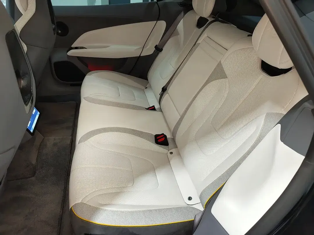 Lotus Emeya R - Thumbnail 7