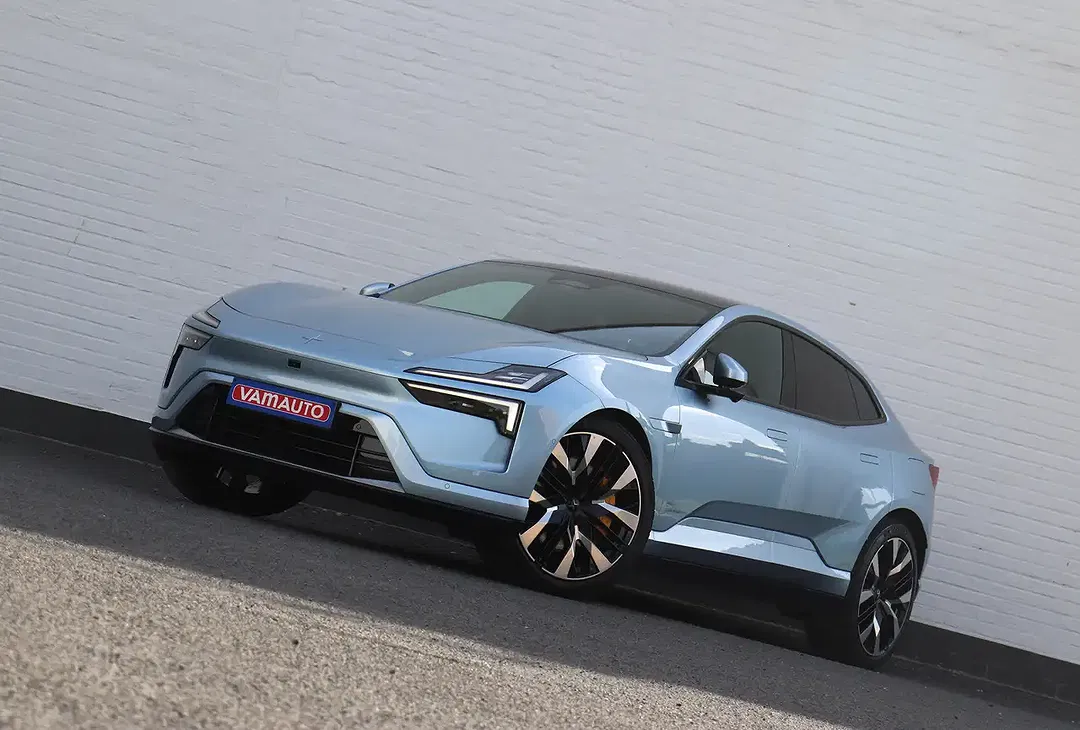Polestar 4 Performance Pilot Plus - Thumbnail 14