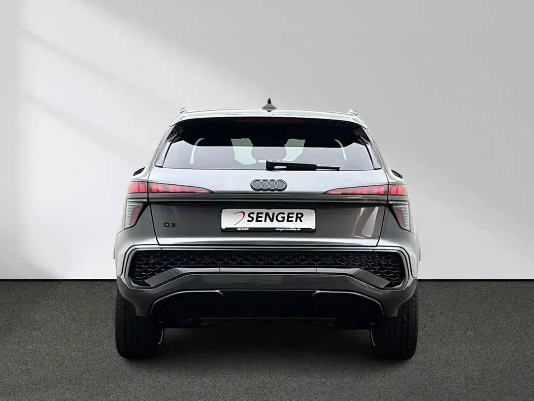 Audi Q3 S tronic - Thumbnail 4