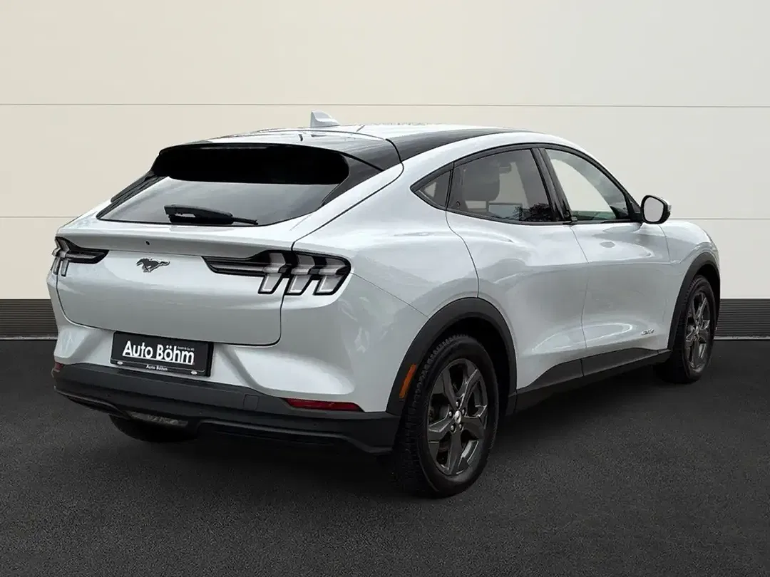 Ford Mustang Mach-E - Thumbnail 4