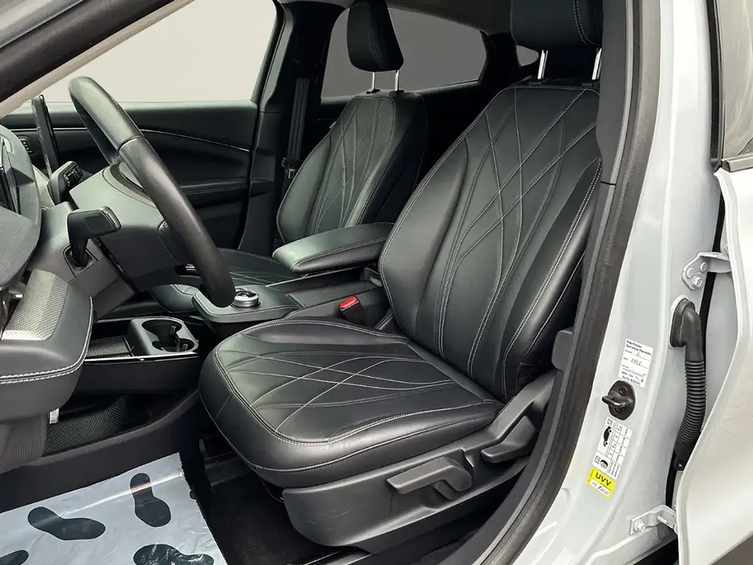 Ford Mustang Mach-E - Thumbnail 9