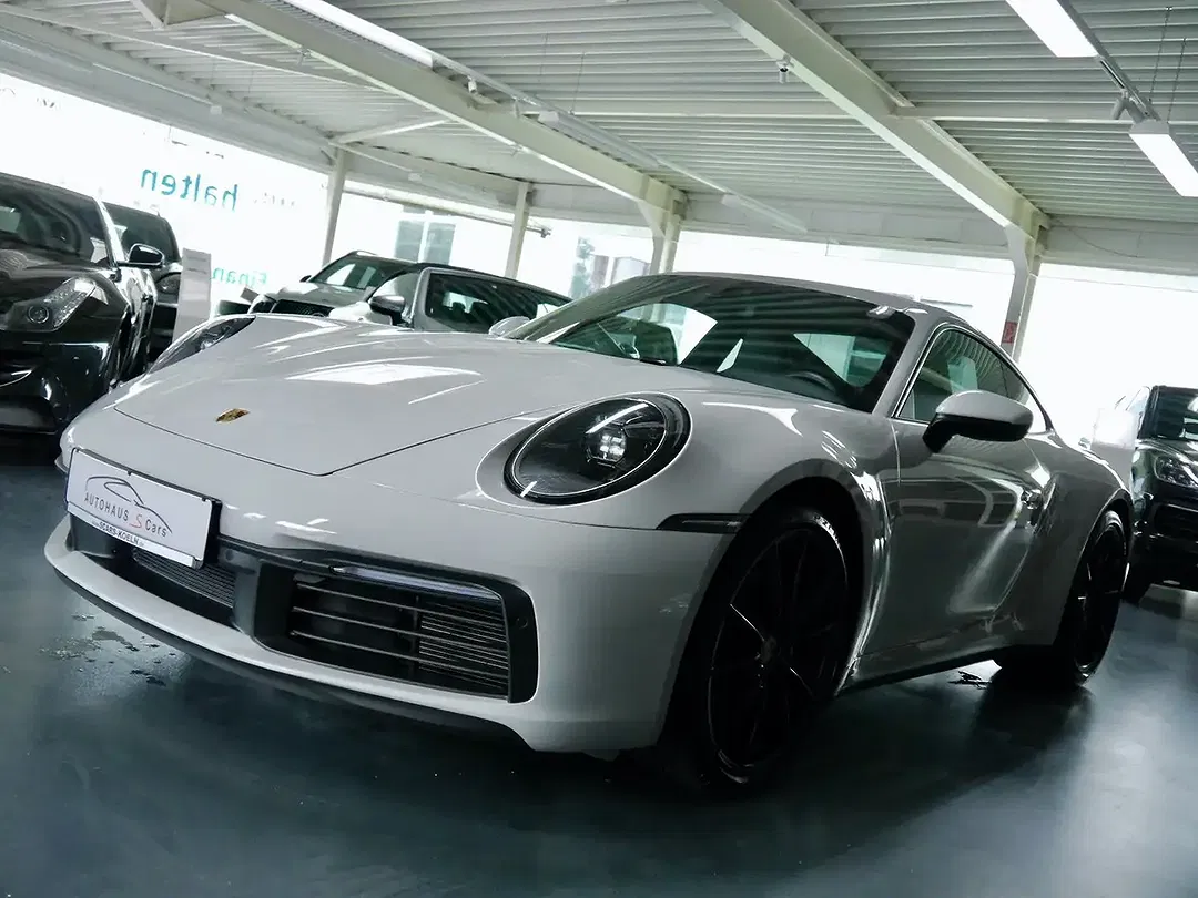Porsche 992 - Thumbnail 4