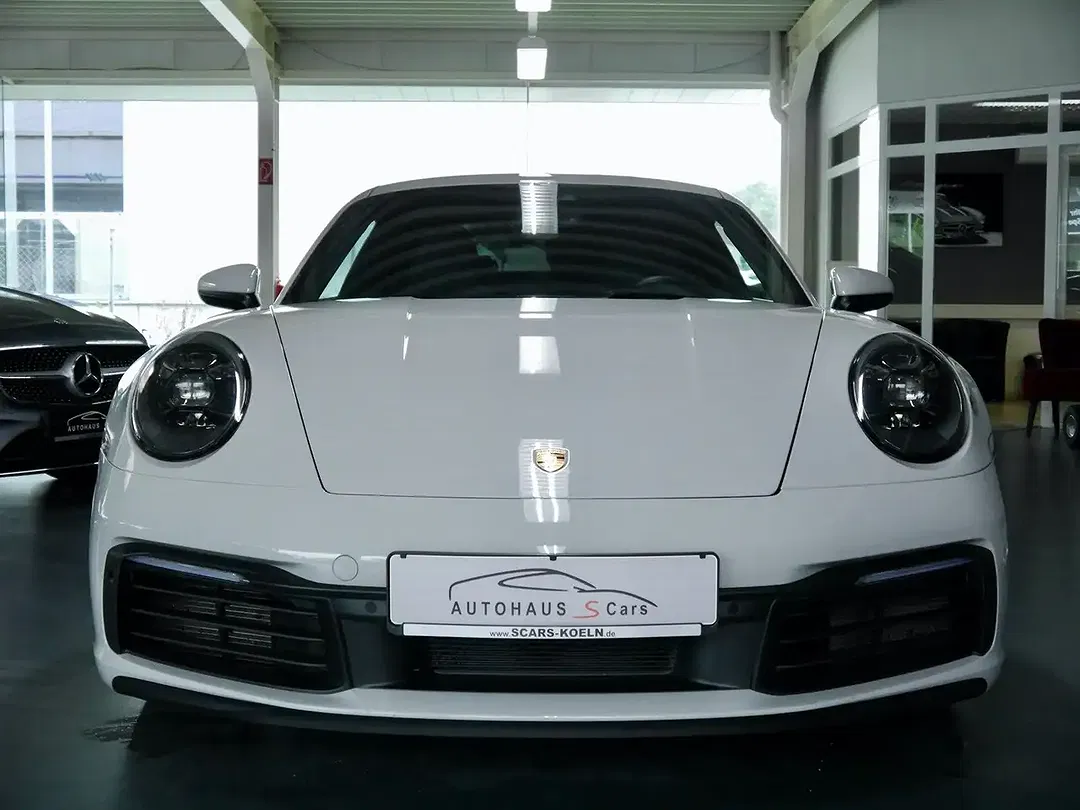 Porsche 992 - Thumbnail 5