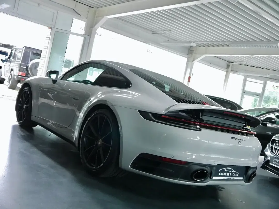 Porsche 992 - Thumbnail 6