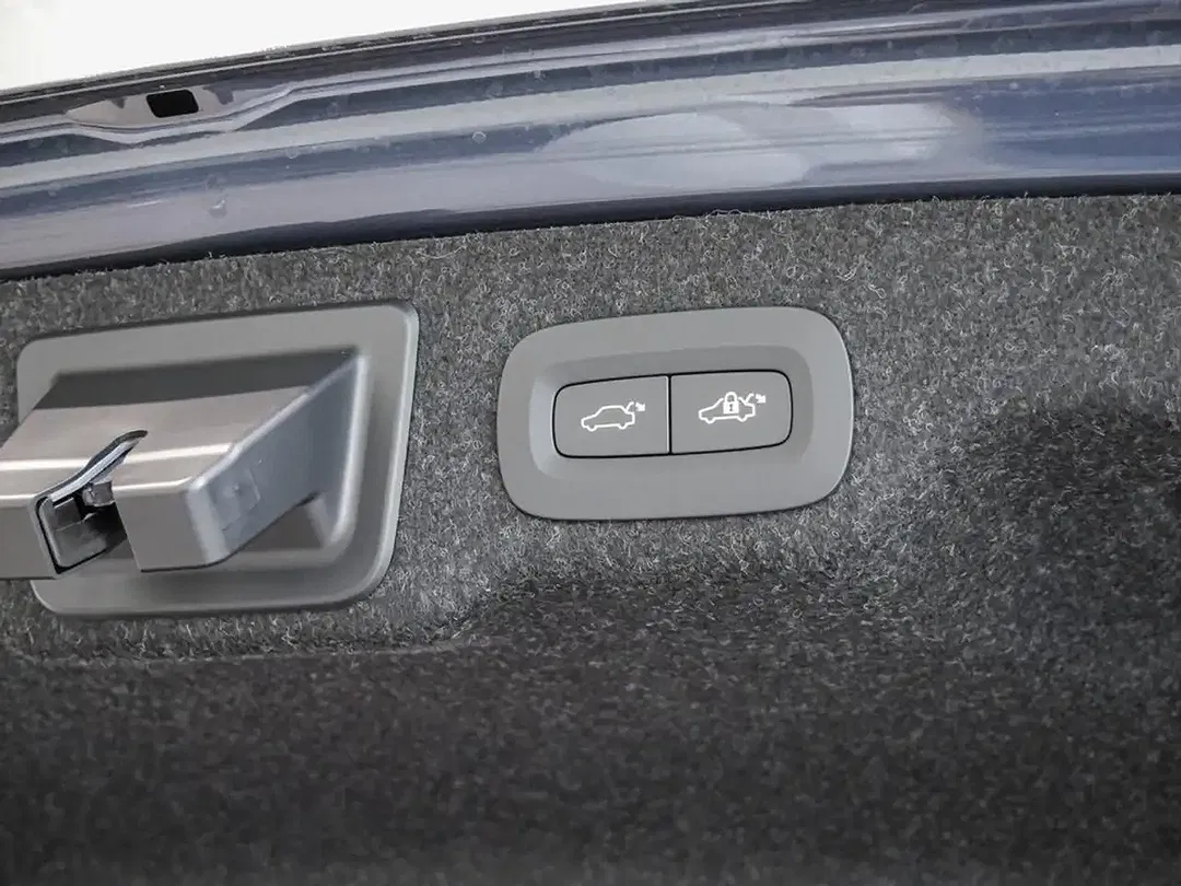 Volvo S90 T8 AWD Recharge Ultimate Dark - Thumbnail 10