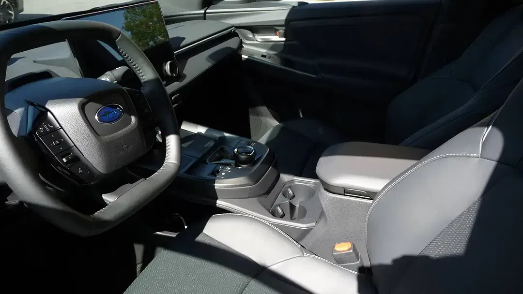 Subaru Solterra AWD Comfort - Thumbnail 5