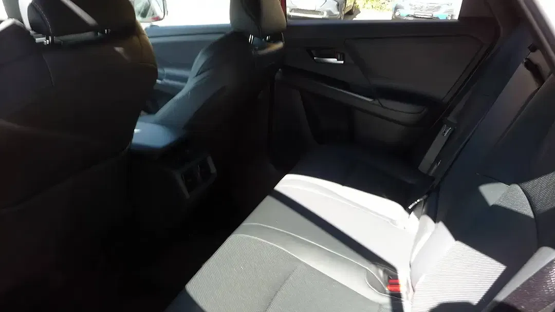 Subaru Solterra AWD Comfort - Thumbnail 6
