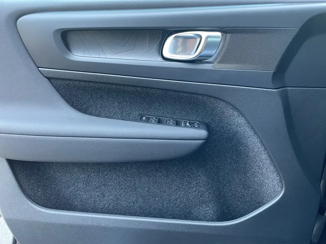 Volvo C40 eAWD Plus - Thumbnail 11