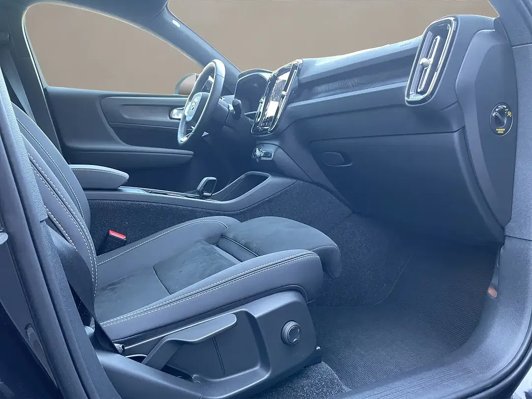 Volvo C40 eAWD Plus - Thumbnail 13