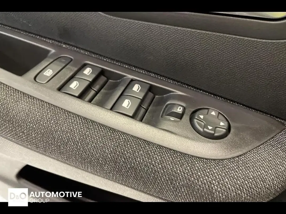 Peugeot 208 Style - Thumbnail 16