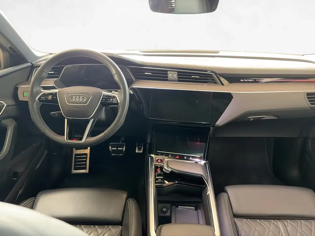 Audi SQ8 e-tron quattro - Thumbnail 6