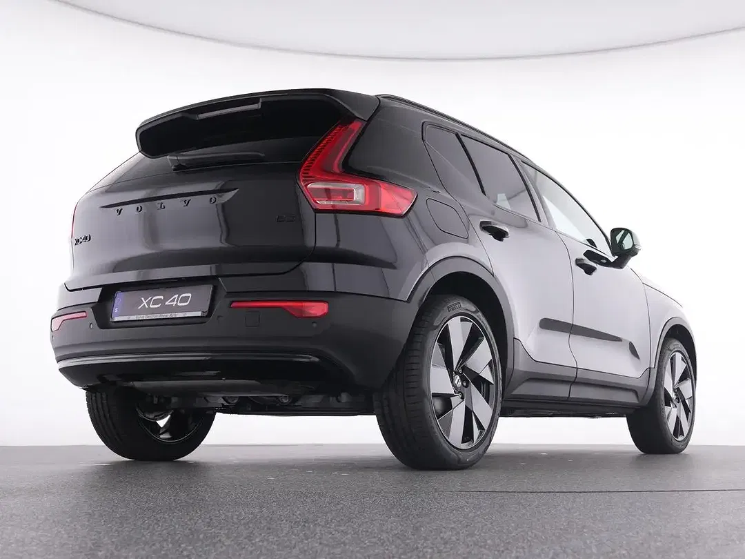 Volvo XC40 B3 Plus Black Edition - Thumbnail 7