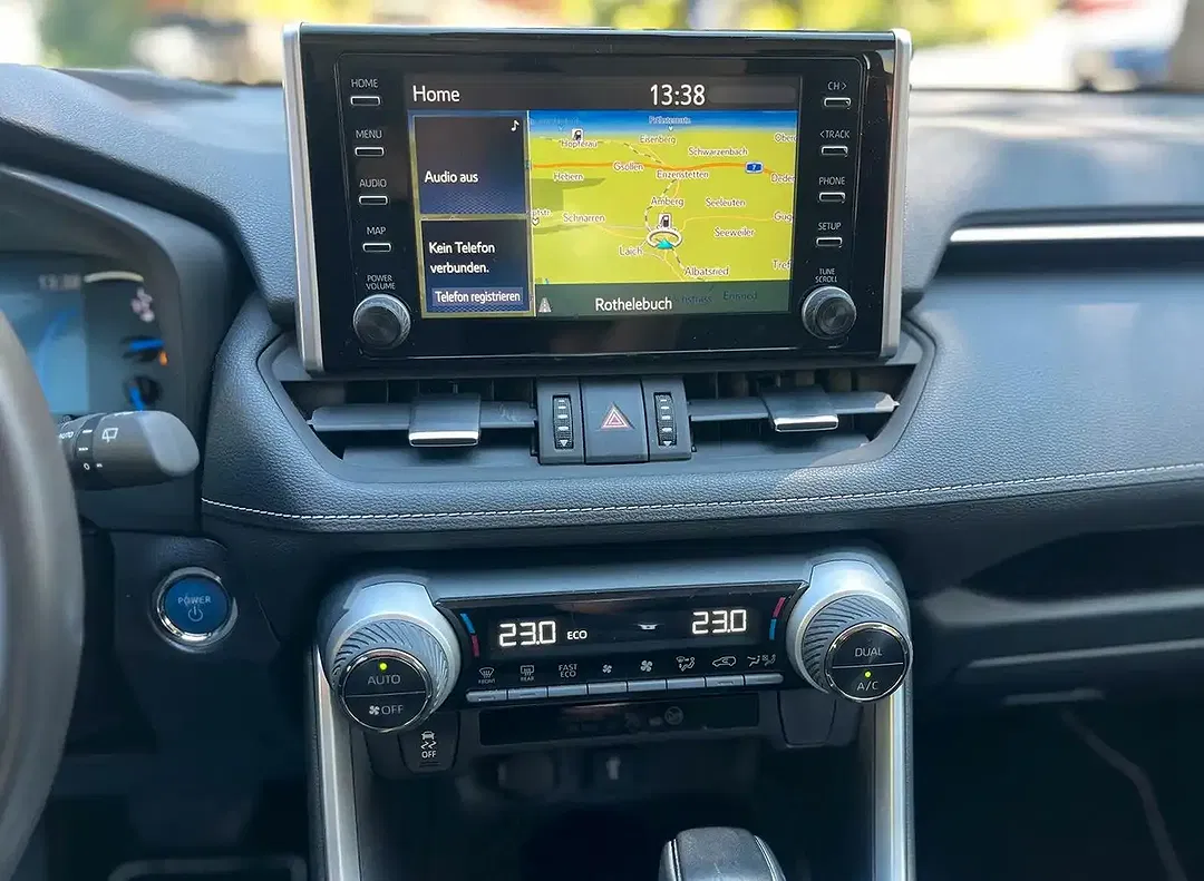 Toyota RAV 4 Hybrid 4x4 - Thumbnail 13