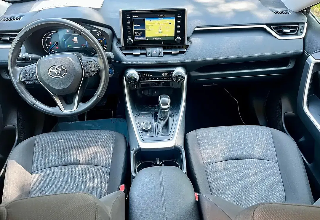 Toyota RAV 4 Hybrid 4x4 - Thumbnail 8