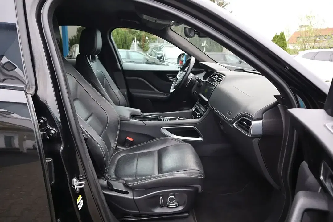 Jaguar F-Pace 30d 4x4 R-Sport - Thumbnail 14
