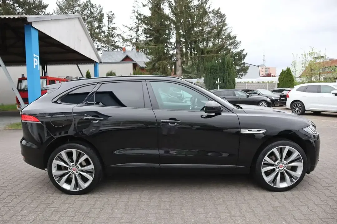 Jaguar F-Pace 30d 4x4 R-Sport - Thumbnail 6