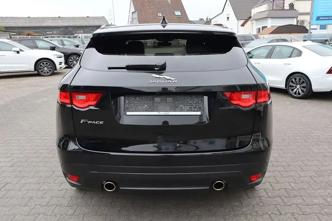Jaguar F-Pace 30d 4x4 R-Sport - Thumbnail 8