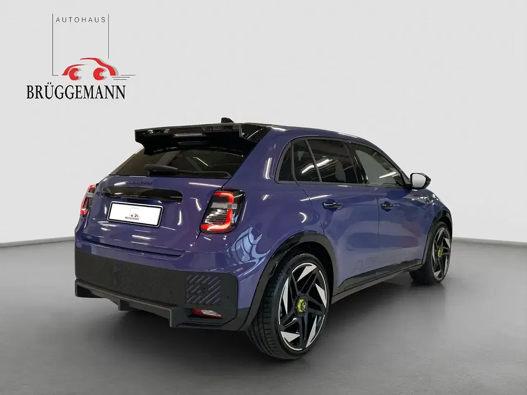 Abarth 600e Scorpionissima - Thumbnail 6